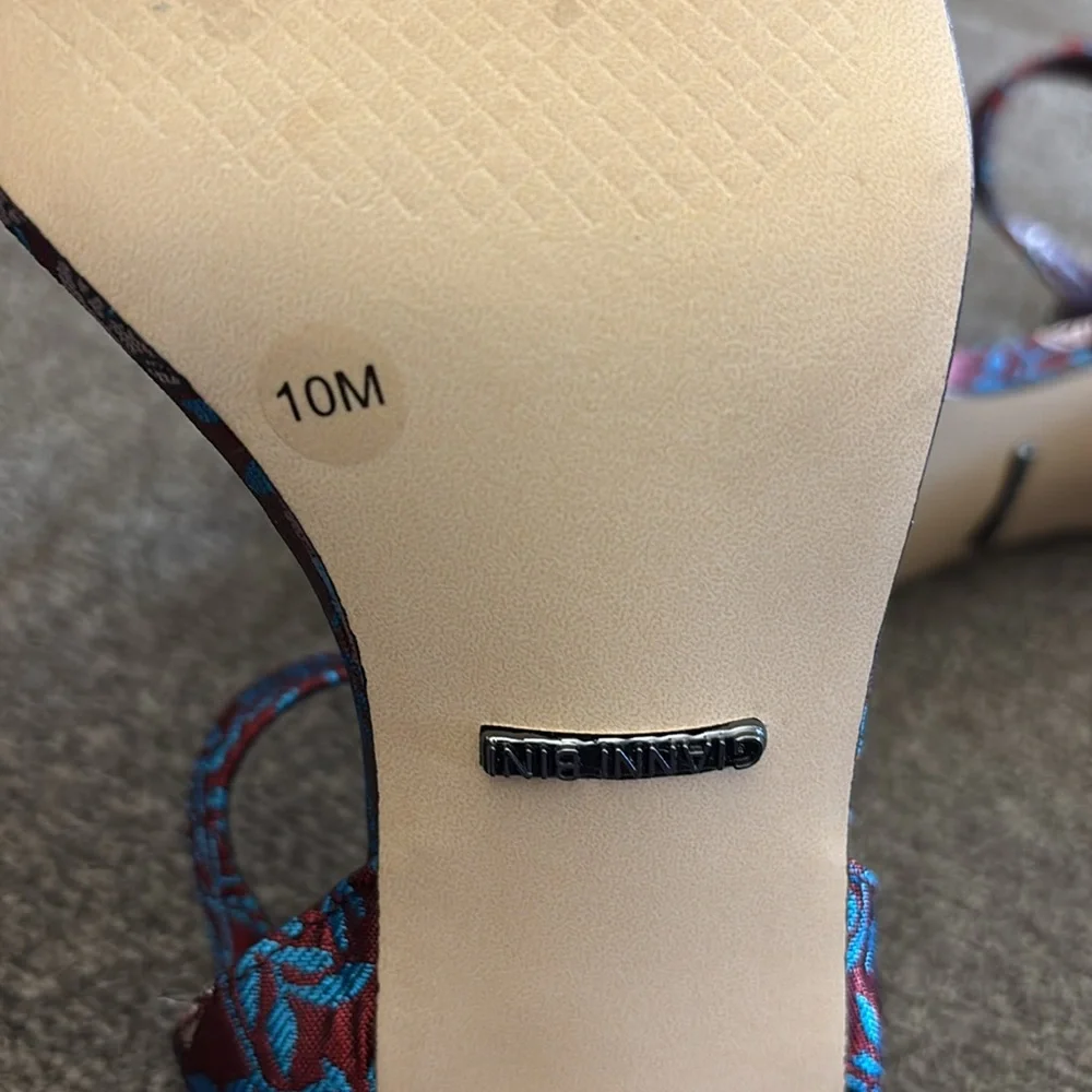 Gianni‎ Bini Mckaria Brocade Block Heels Size 10